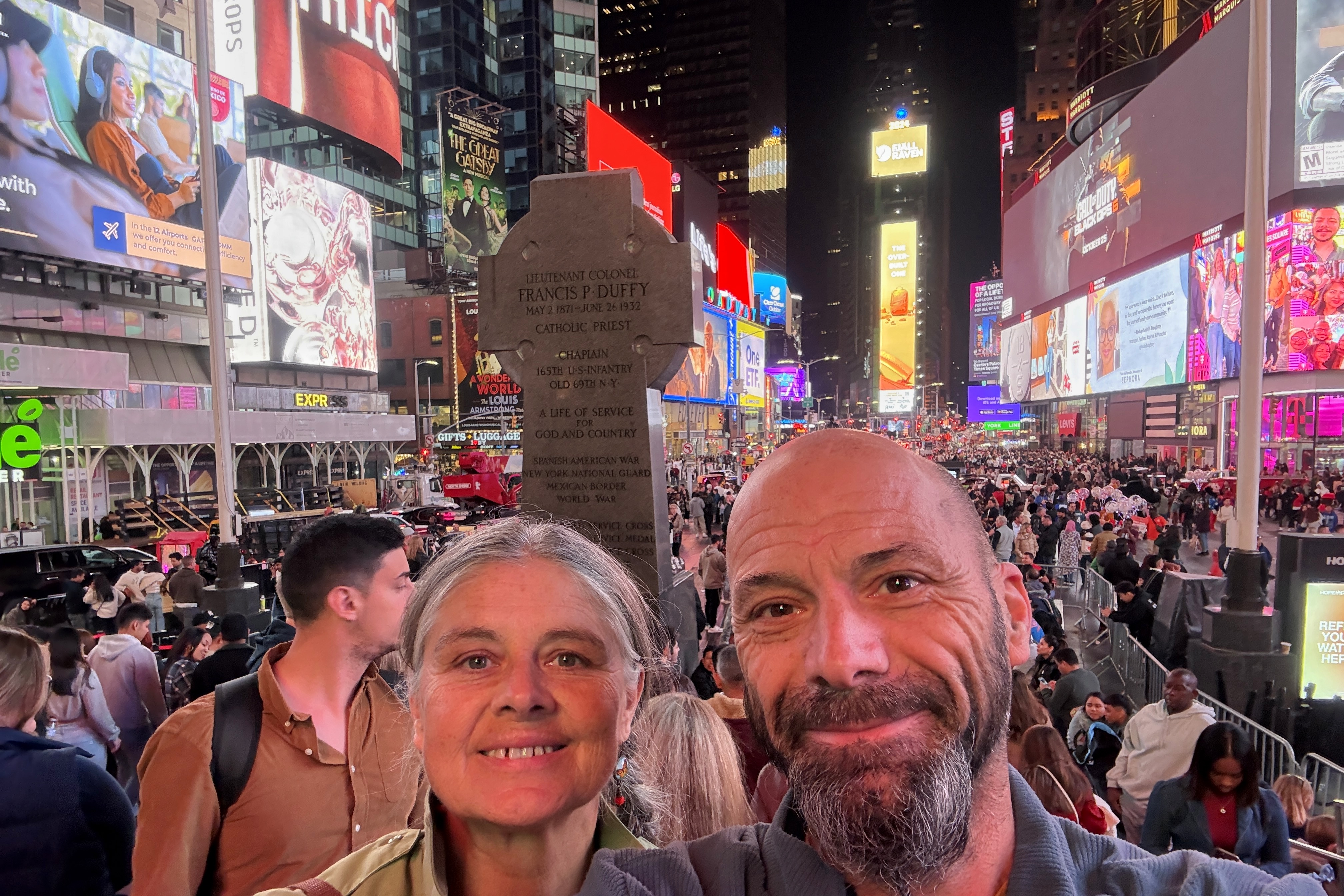 Isa et Manu à Times Square